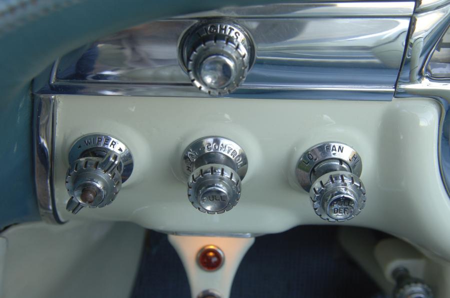  Oldsmobile 98 Fiesta Convertible 1953 года  (фото 73 из 87)